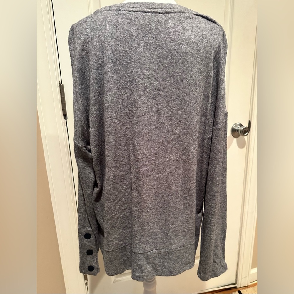 Tommy Hilfiger lightweight sweater - Picture 3 of 3